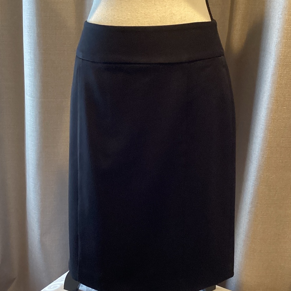 Ann Taylor Classic Black Pencil Skirt, size 4.